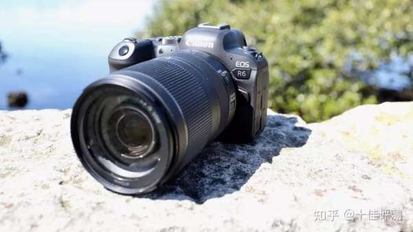 摄影初学者适合买什么单反相机推荐佳能600D新手入门